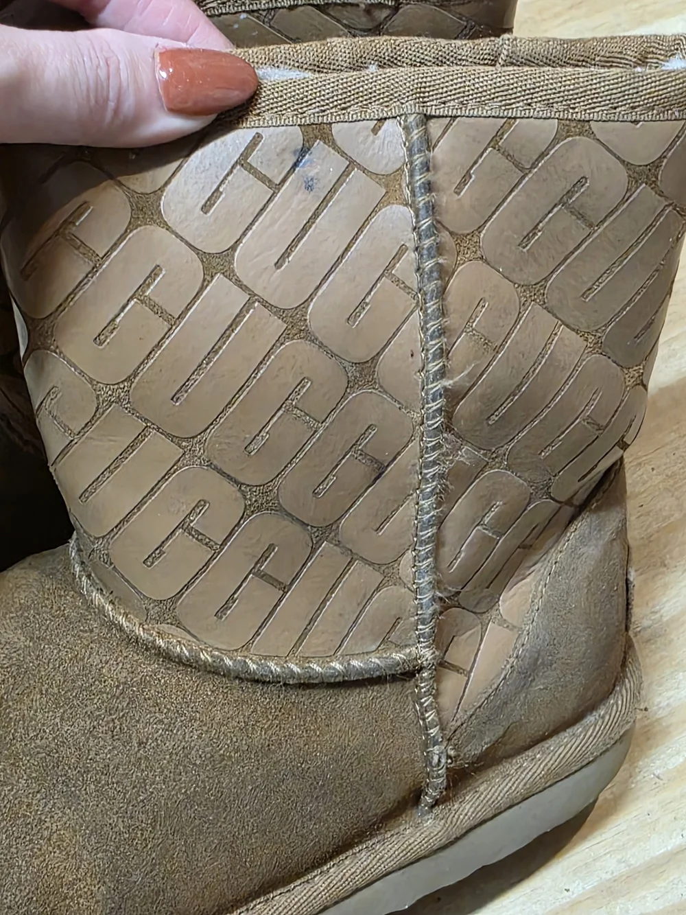 UGG Chestnut Suede Shearling-Lined Short Boots Kids 3Y Satisfactory